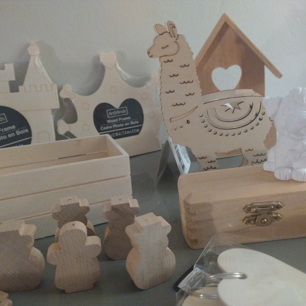 Huge lot of wood craft pieces to paint - Picture 4 of 5